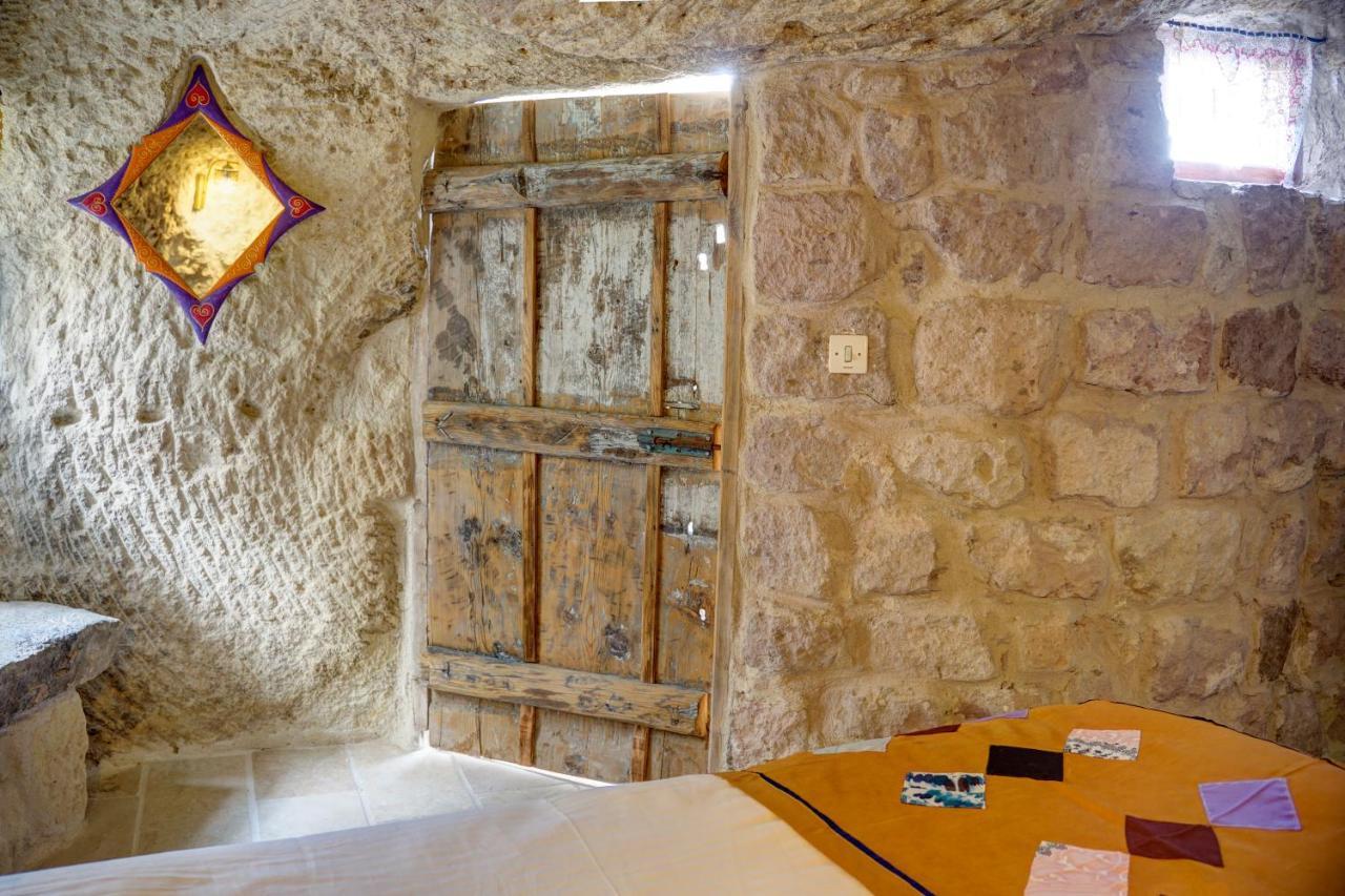 Gibos Cave Hotel อูร์กุบ ภายนอก รูปภาพ